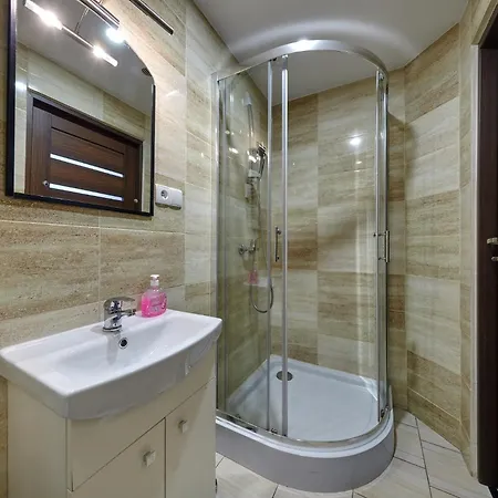 Crystal Ix Apartment *